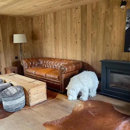 La De L'ours Apartment *