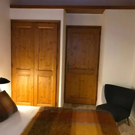 La De L'ours Apartment *
