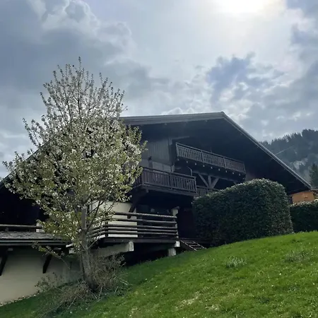 La De L'ours Apartment