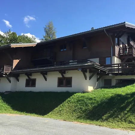 La De L'ours Apartment *